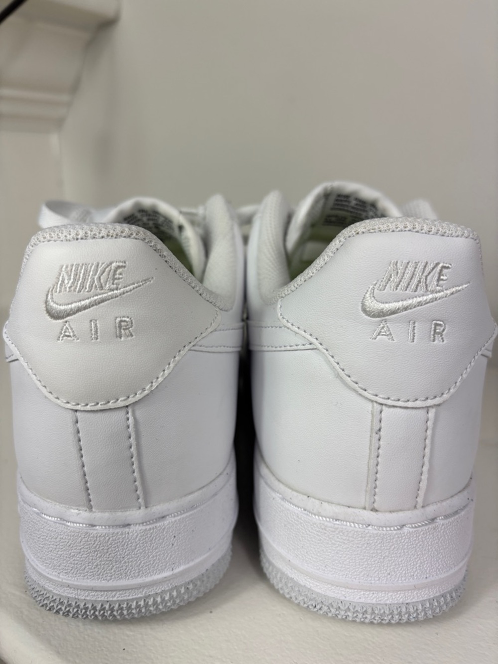 Nike Air Force 1 All-White Low-Top Leather Sneakers. Size 9,5 - Picture 6 of 14